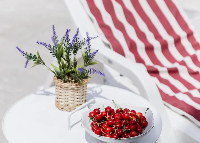 Vibe With Pool ספליט