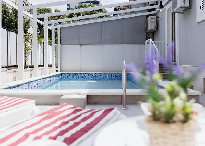 Vibe With Pool * ספליט