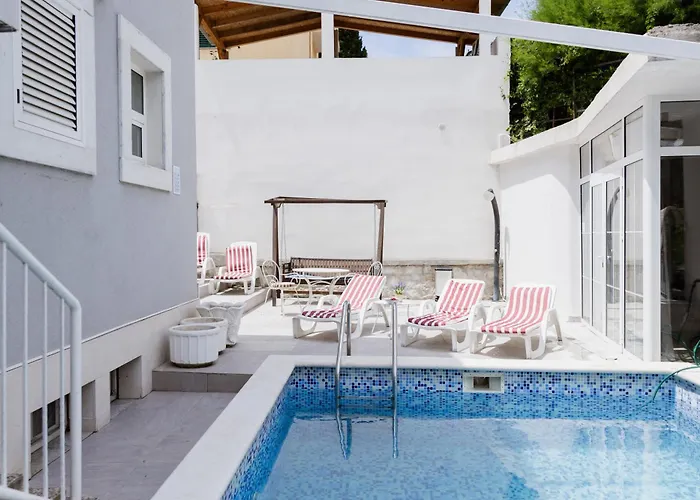 וילה Vibe With Pool