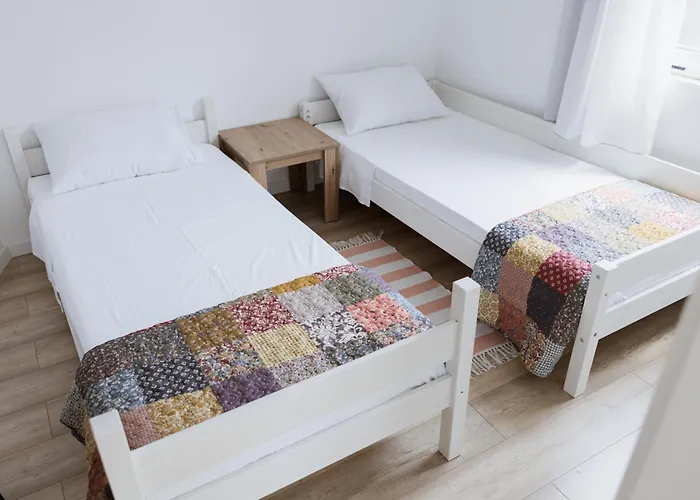 Vibe With Pool * ספליט