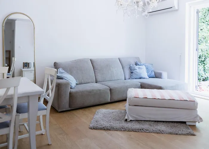 Vibe With Pool * ספליט